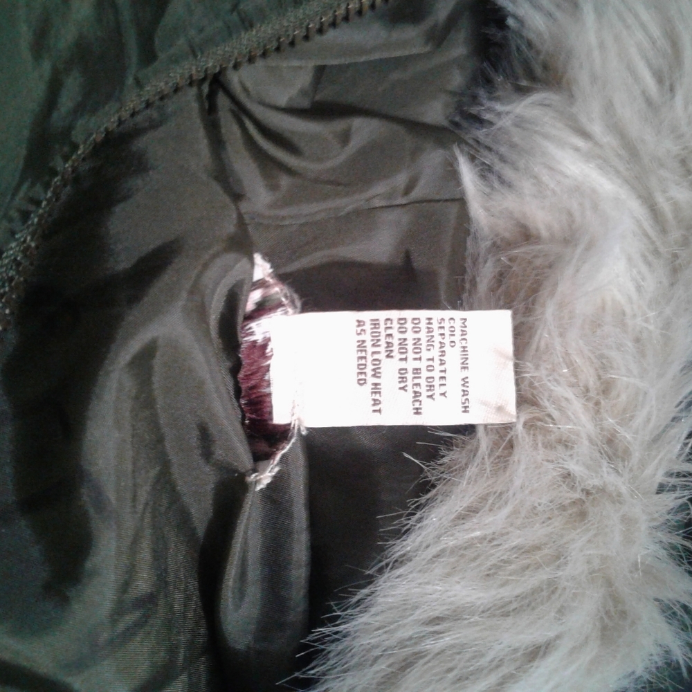 Vest - Picture 4 of 5